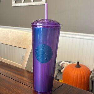 24 ounce Starbucks cup